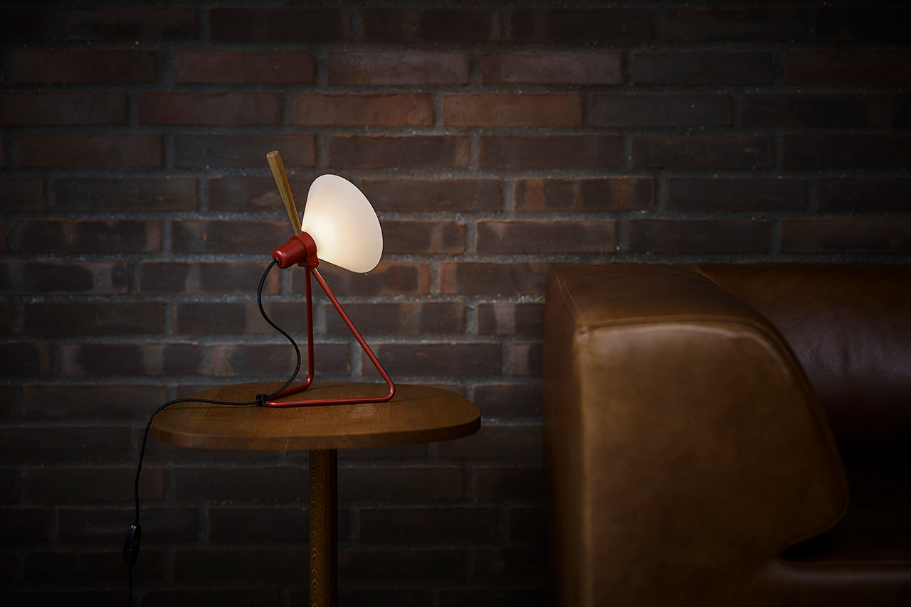 Leklint356 Spot Table Wall Lamp Oxidred Smoked oak Lifestyle